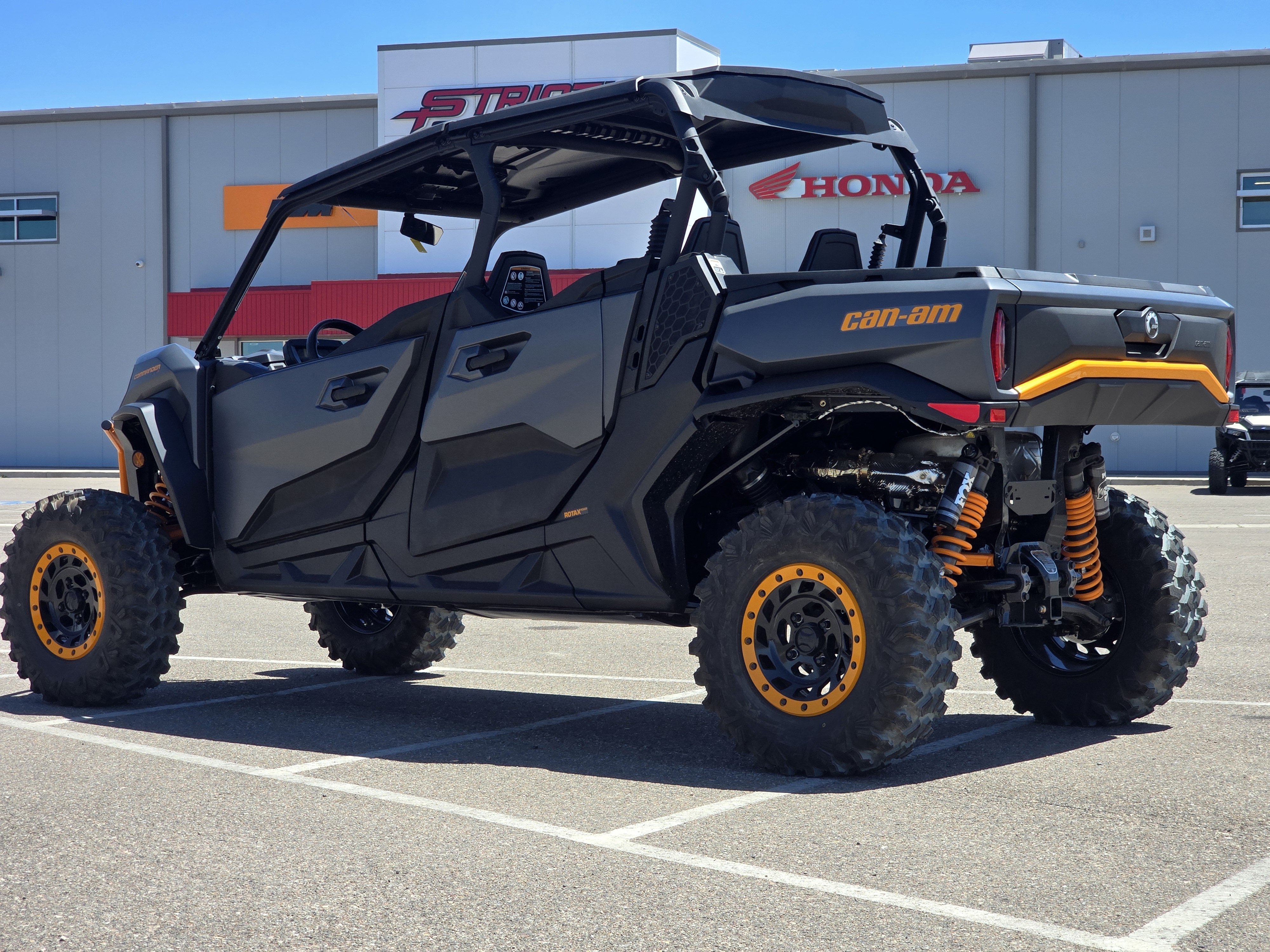 2026 Can-Am Commander MAX XT-P 1000R Side x Side
