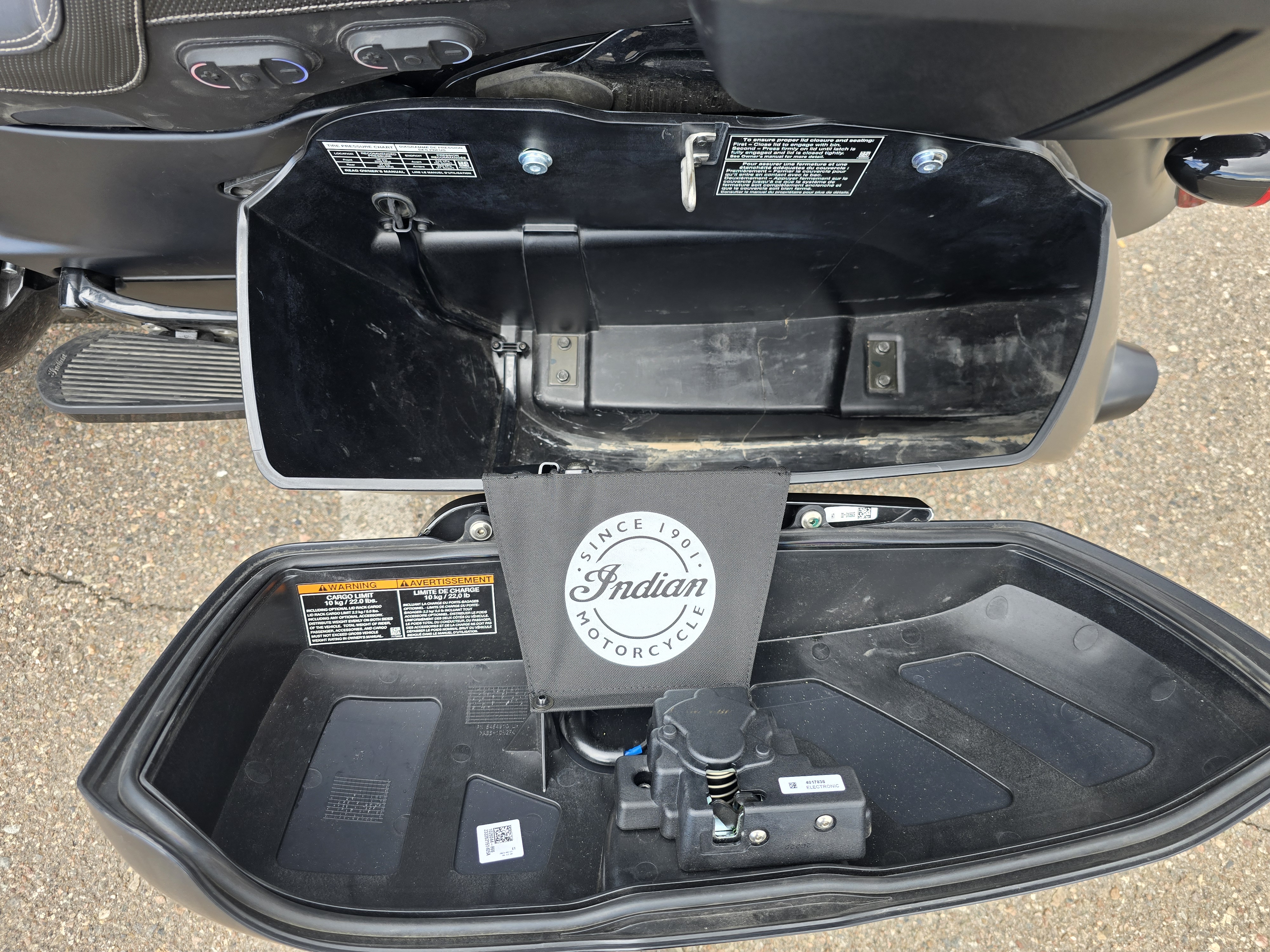 2023 Indian Motorcycle Roadmaster Dark Horse Motorcycle