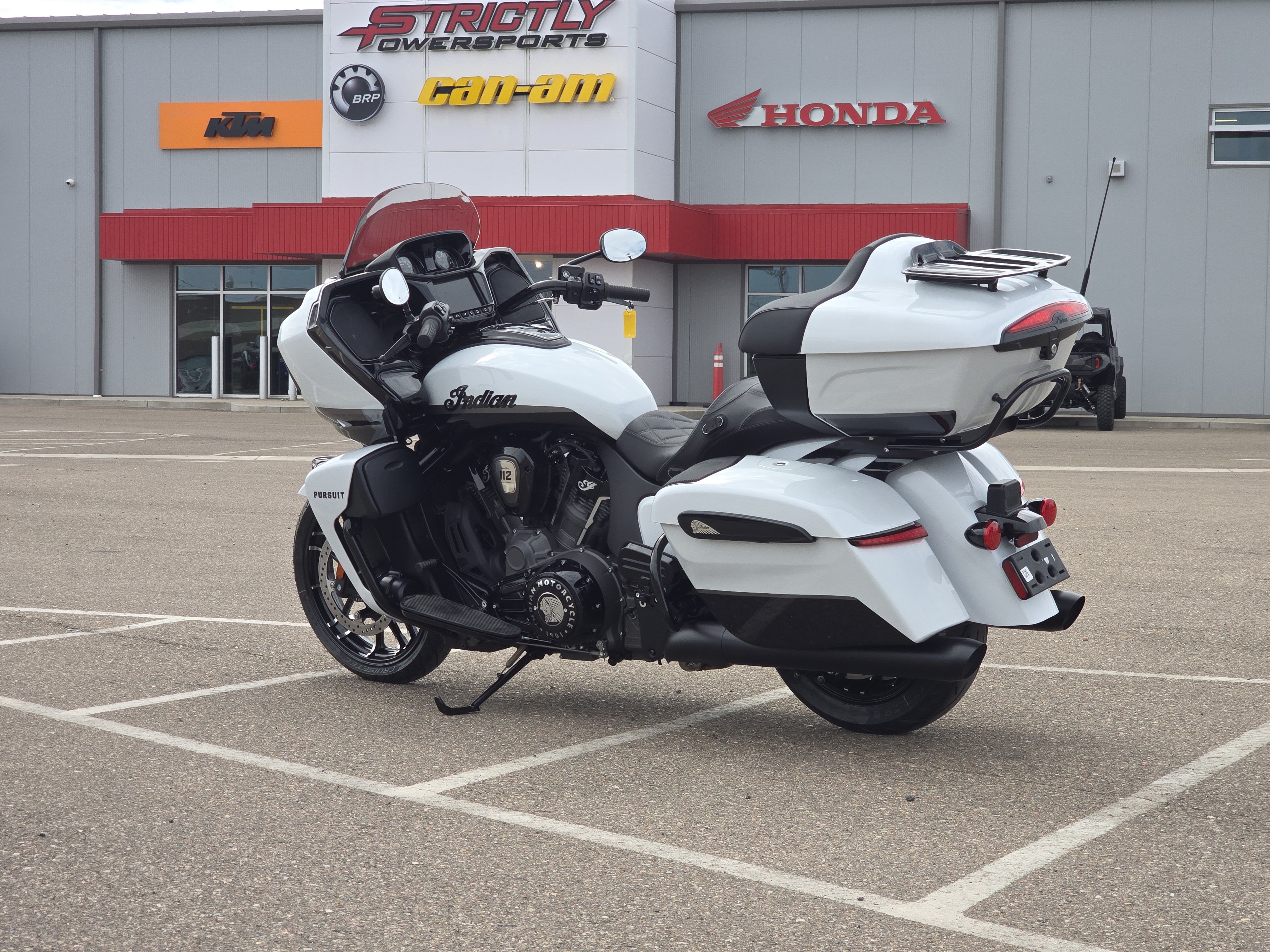 2026 Indian Motorcycle Pursuit Dark Horse + 112 & Audio Package Motorcycle
