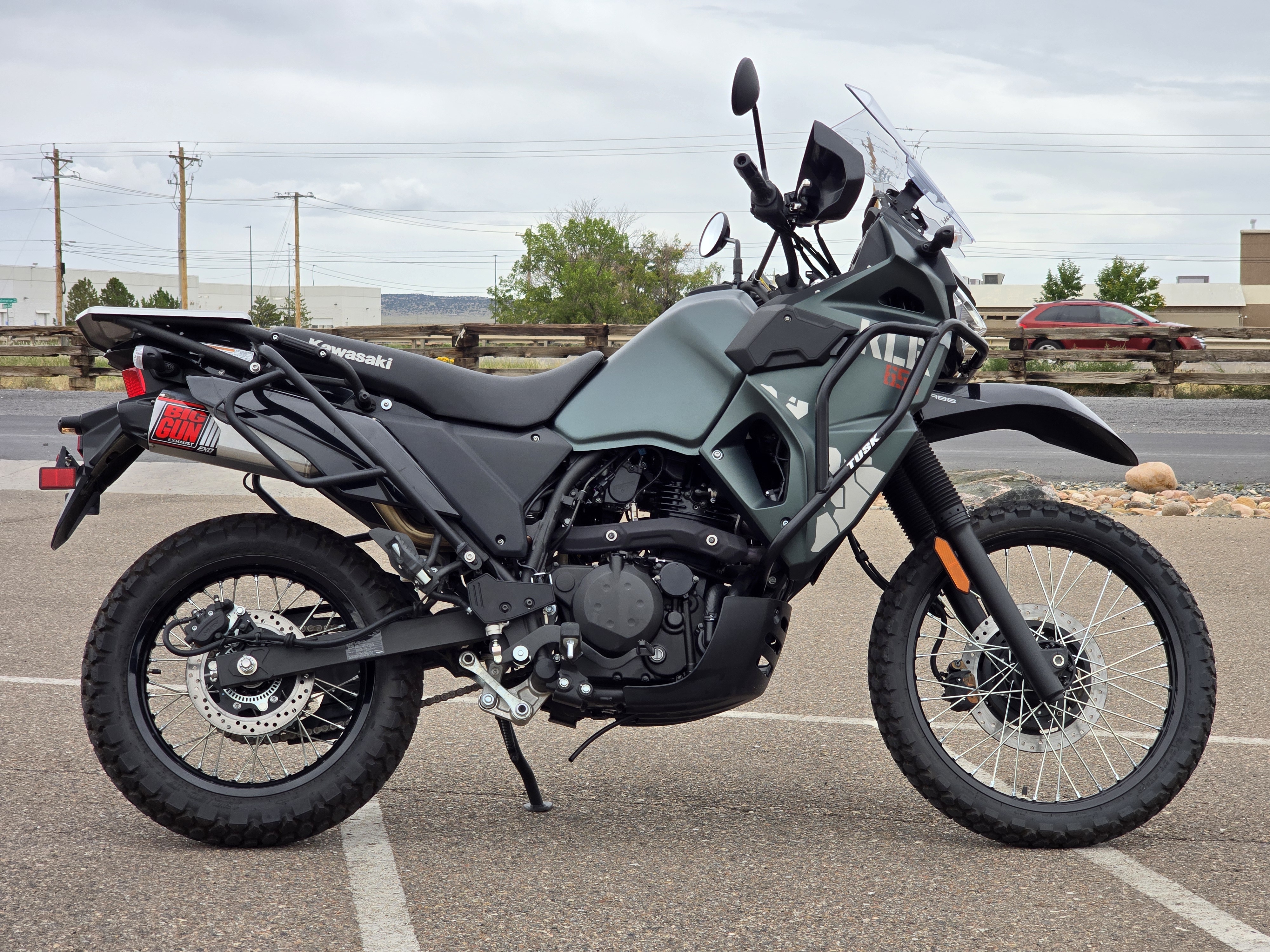 2025 Kawasaki KLR 650 Metallic Matte Old School Green